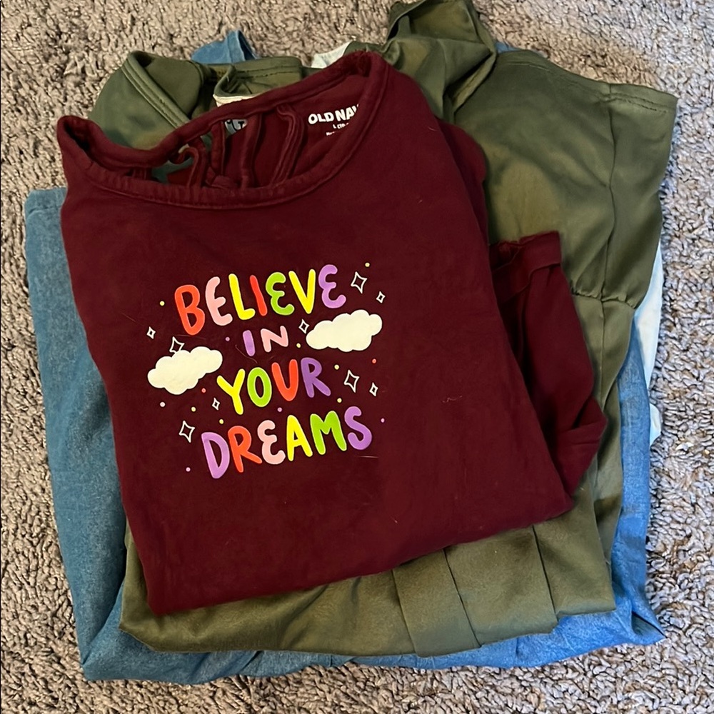 Bundle of girls clothes